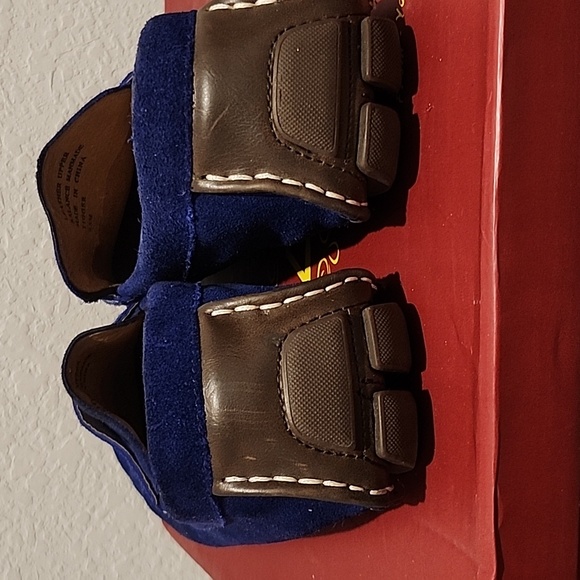 Shoes - Picture 5 of 5